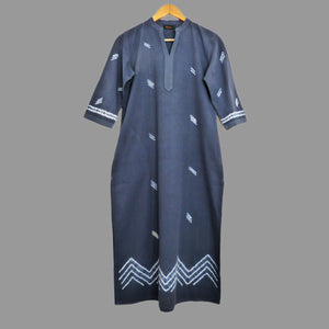 Elegant D charcoal long kurta in a neat zig zag shibori border & bootis design - 1